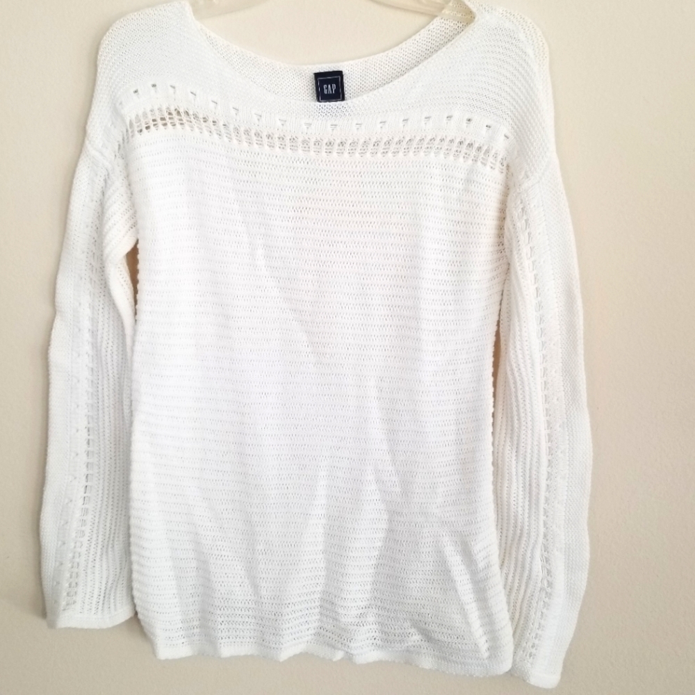 GAP WHITE BELL SLEEVE SWEATER